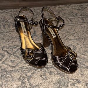 Vintage American Eagle Brown Platform Wood Heeled Sandals w Gold Buckle Accent